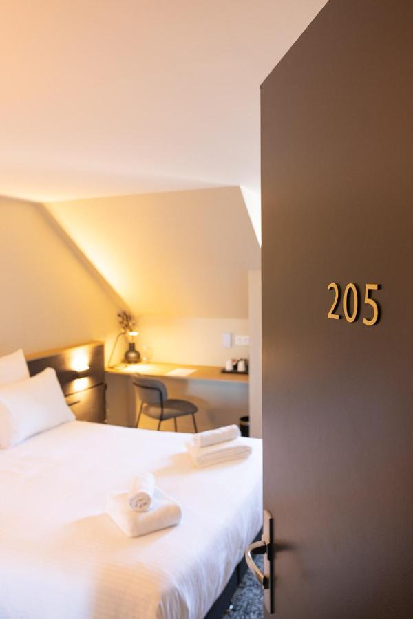 Logis Hotel & Restaurant Le Vert Bocage Franqueville-Saint-Pierre Buitenkant foto