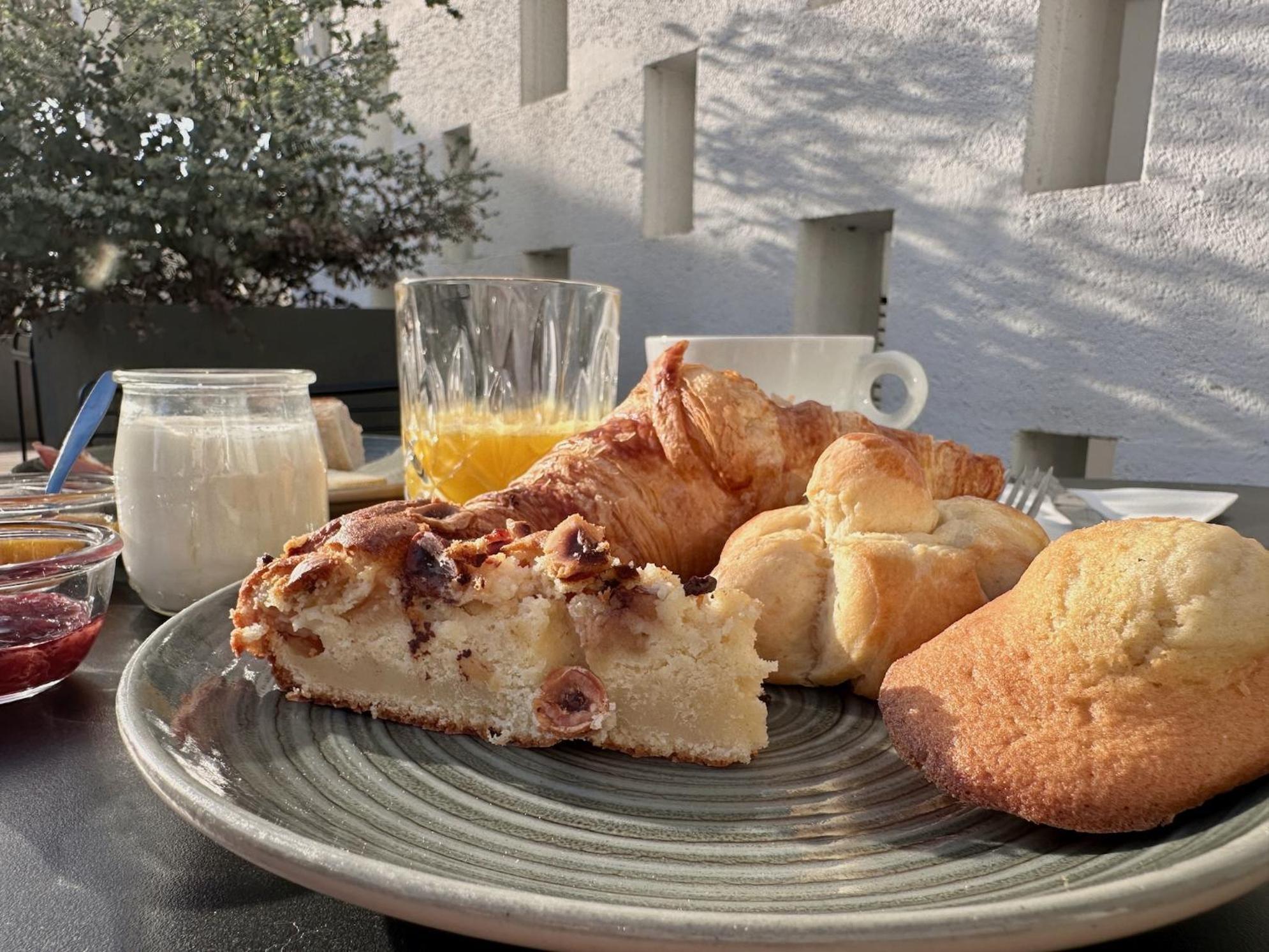Logis Hotel & Restaurant Le Vert Bocage Franqueville-Saint-Pierre Buitenkant foto