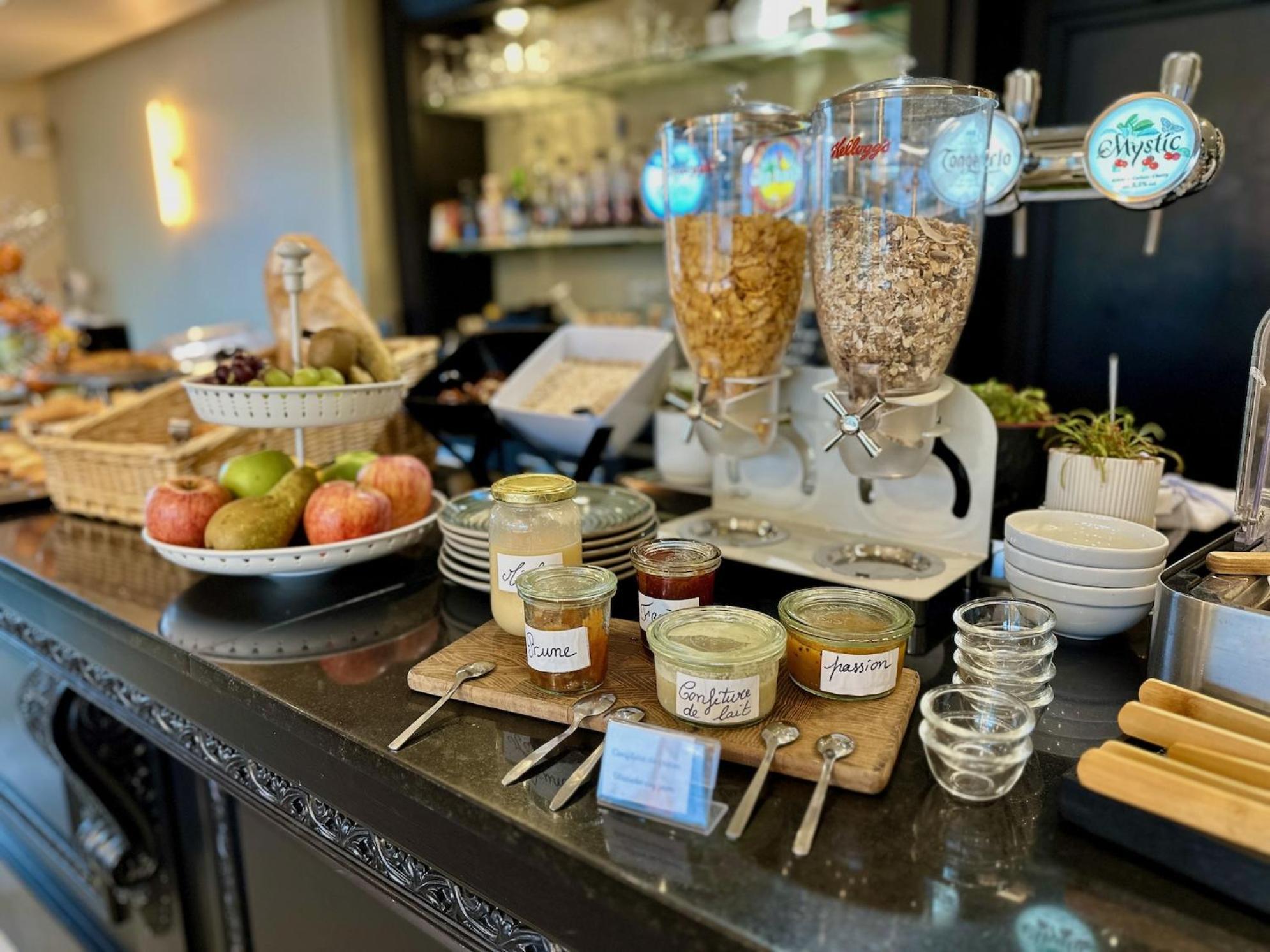 Logis Hotel & Restaurant Le Vert Bocage Franqueville-Saint-Pierre Buitenkant foto