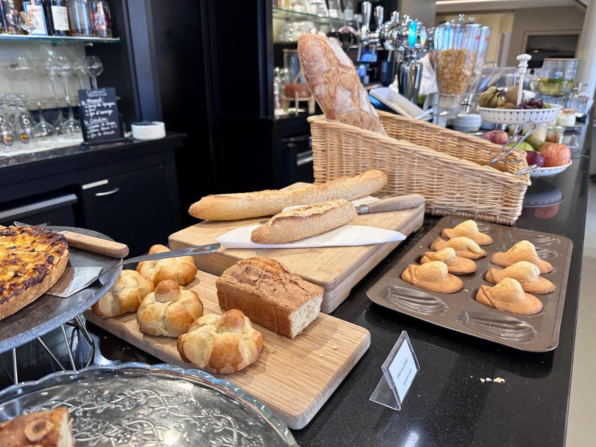 Logis Hotel & Restaurant Le Vert Bocage Franqueville-Saint-Pierre Buitenkant foto
